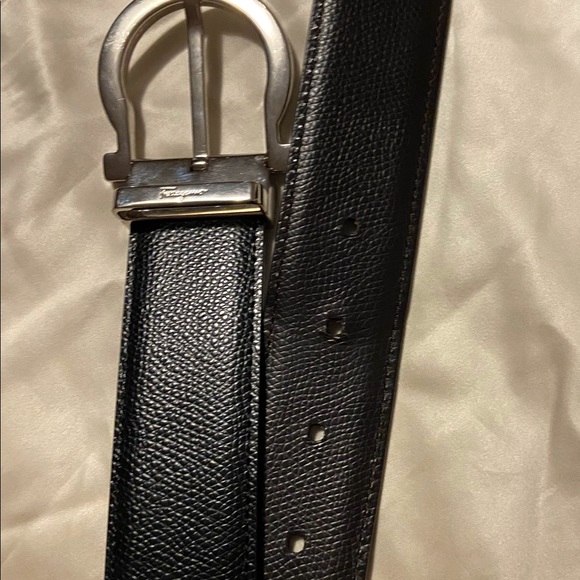 Salvatore Ferragamo
Men's Reversible Leather Belt - Picture 6 of 10